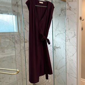 Everlane Go Weave short sleeve dress in burgundy